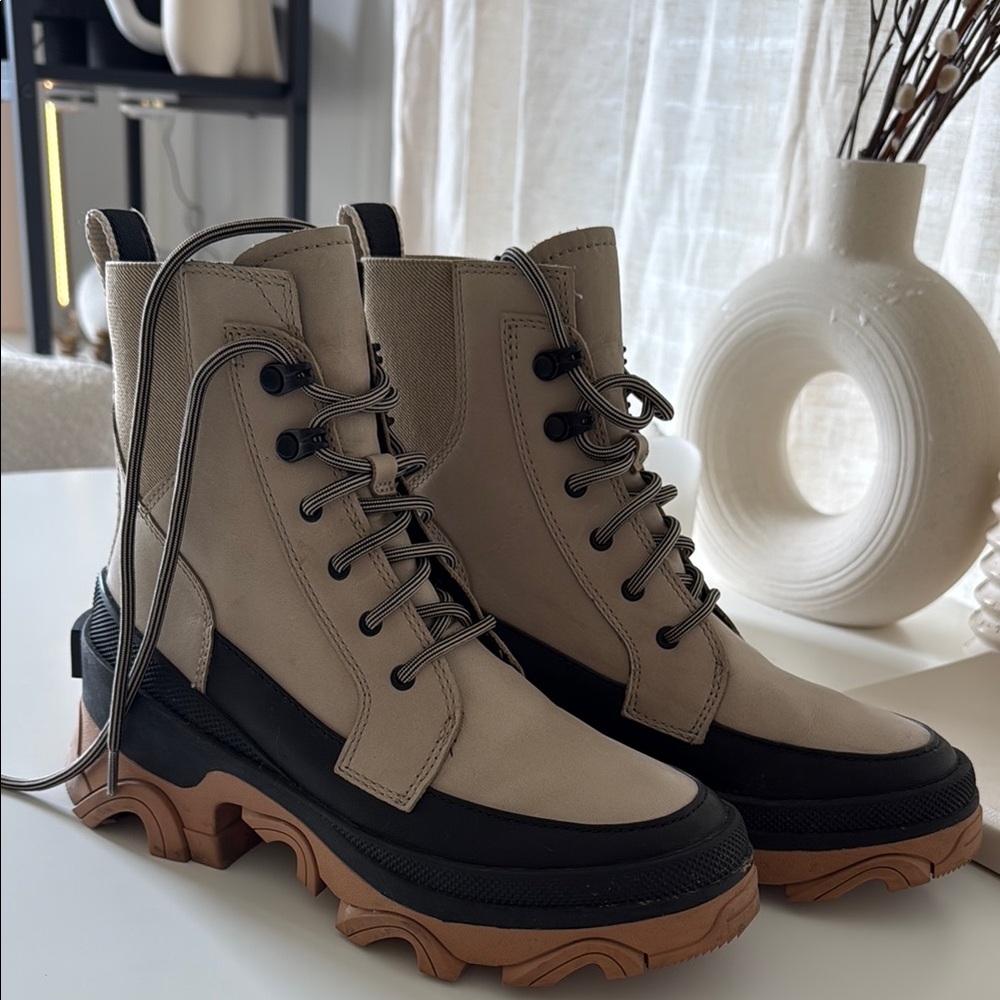 Stylish Tan and Black Lace-Up Boots